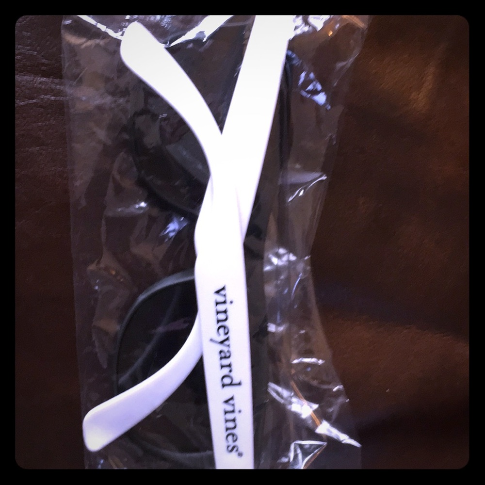 Vineyard vines sunglasses